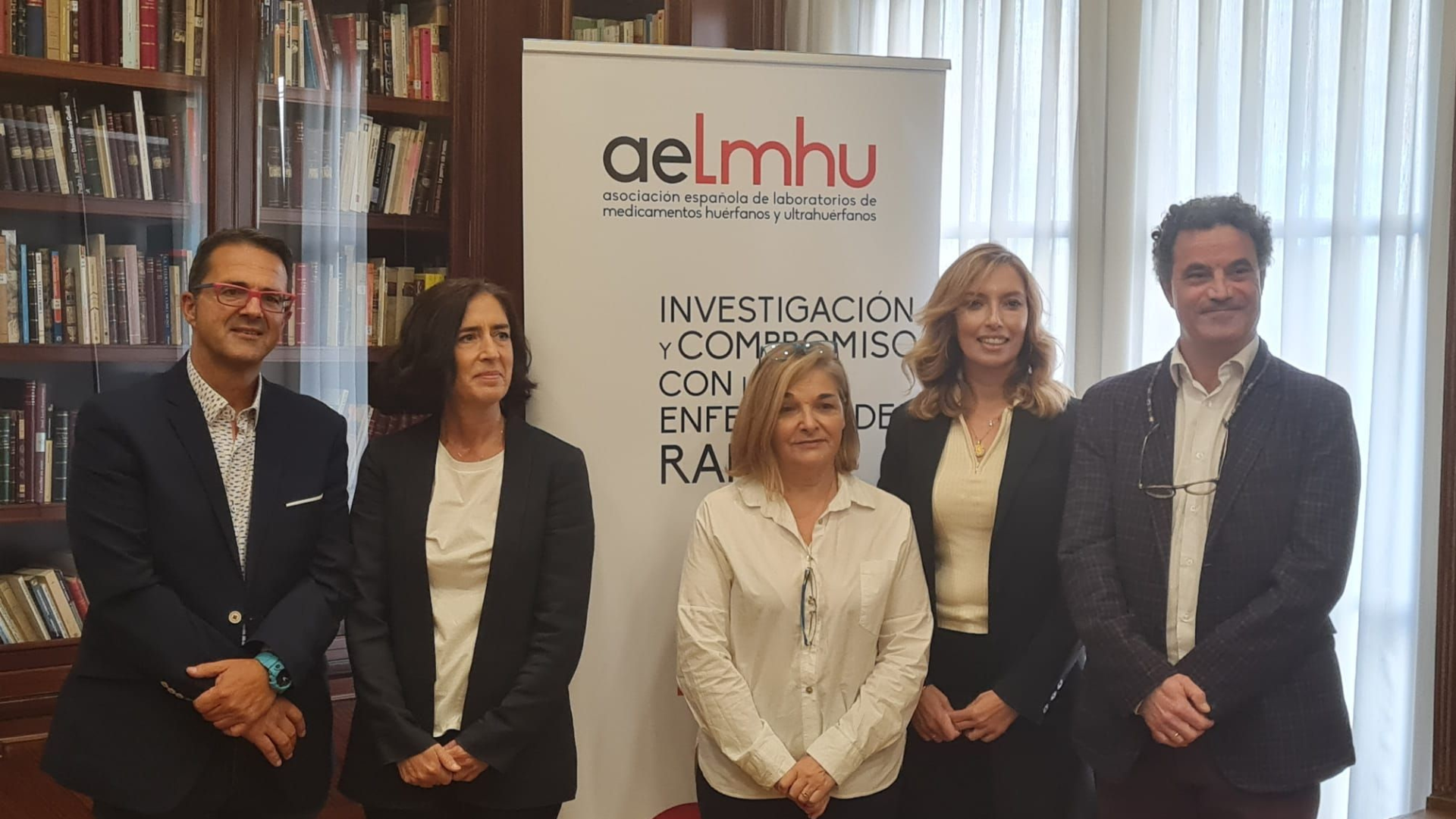 Participantes de la reunión, entre los que se encuentra el director de FEDER Juan Carrión