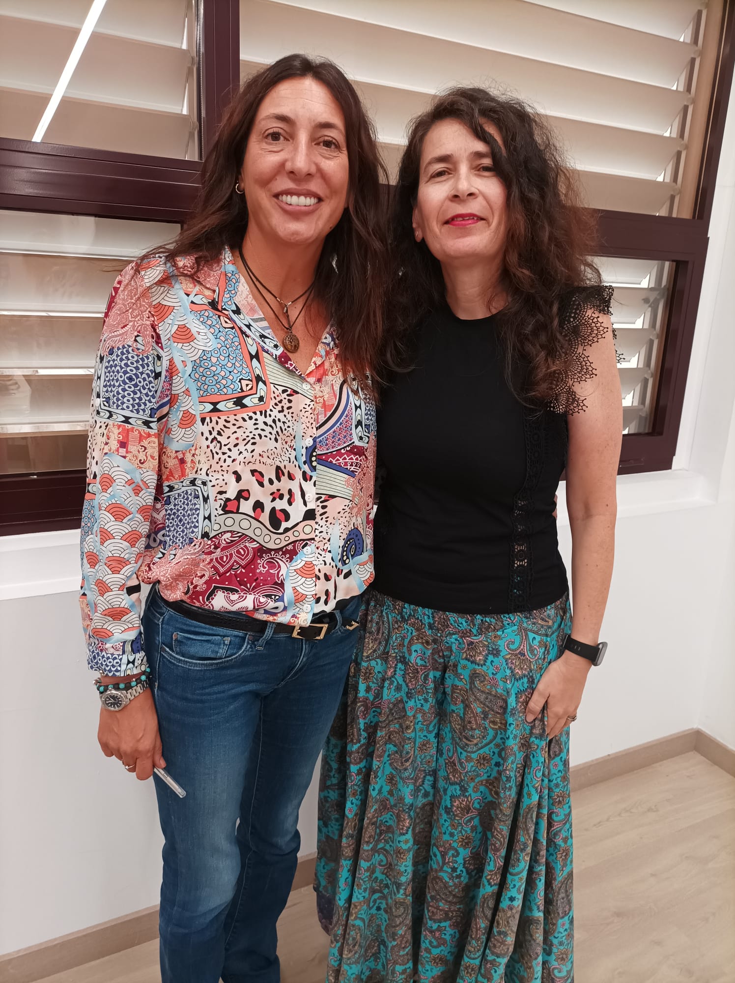 La Consejera junto a Carmen Moreno, miembro de nuestra Junta Directiva.