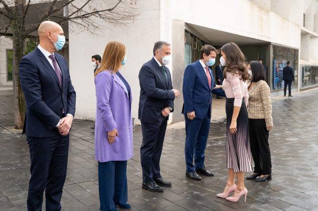 Saludos institucionales al inicio del acto.