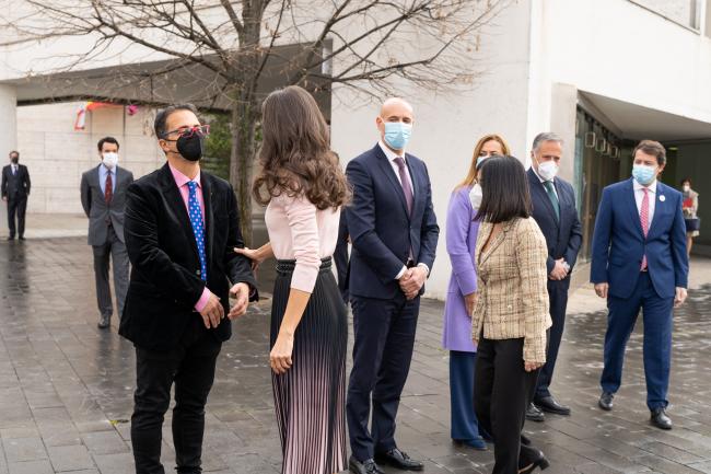 Saludos institucionales al inicio del acto.