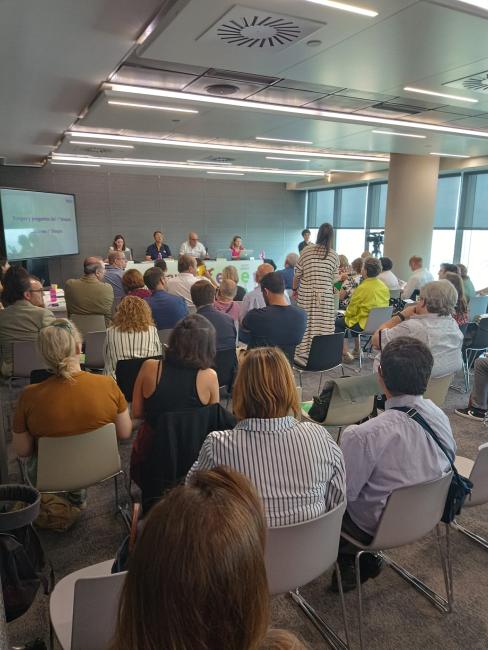 Fotografía de los socios durante la asamblea.