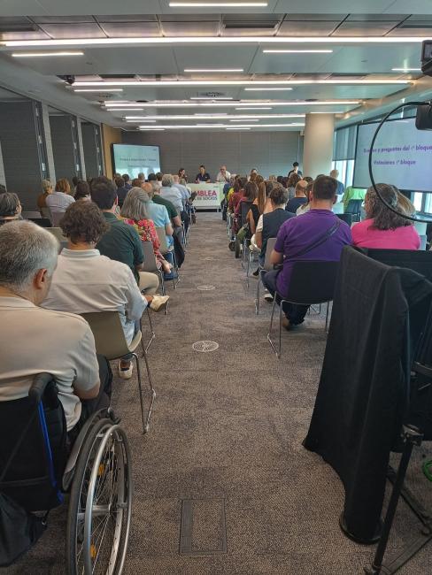 Fotografía de los socios durante la asamblea.