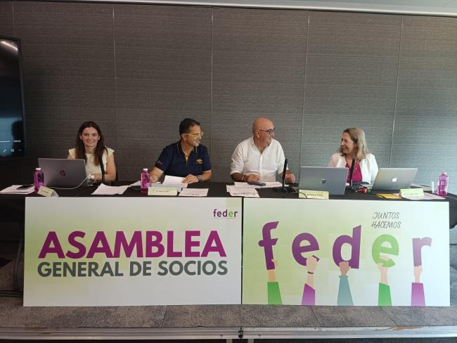Fotografía de la mesa: Isabel Motero, Juan Carrión, Santiago de la Riva e Isabel Campos.