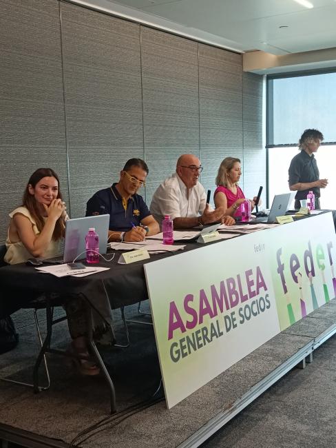 Fotografía de la mesa: Isabel Motero, Juan Carrión, Santiago de la Riva e Isabel Campos.
