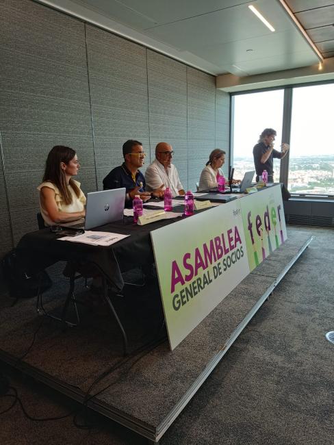 Fotografía de la mesa: Isabel Motero, Juan Carrión, Santiago de la Riva e Isabel Campos.