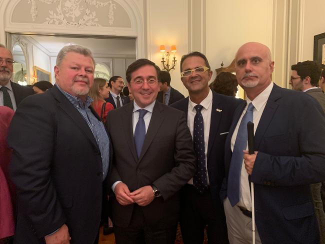 José Manuel Albares, Ministro de Exteriores de España (en el centro a la izq), junto a Jesús Navarro, Juan Carrión y David Sánchez.