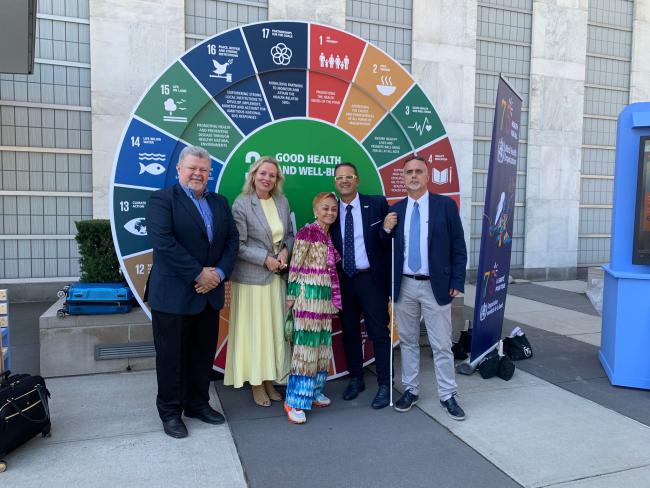 Representantes de RDI, FEDER y ALIBER en la sede de la ONU en Nueva York.