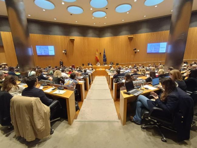Fotografía panorámica de la sala.