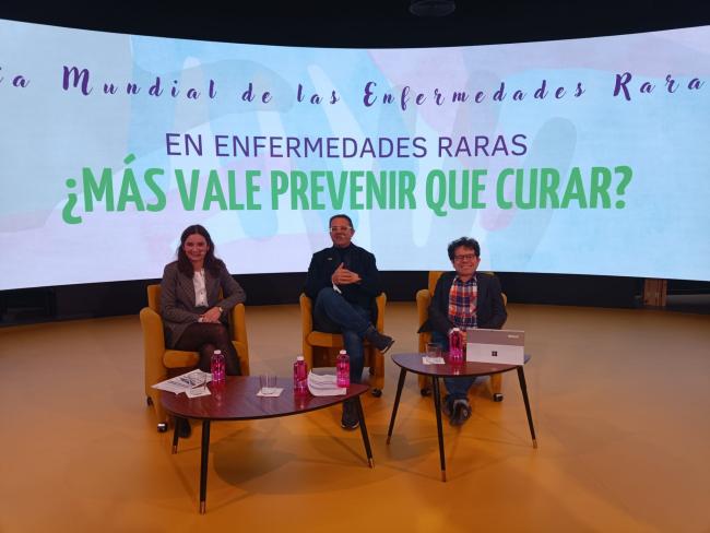 Fotografía de ponentes la presentación.