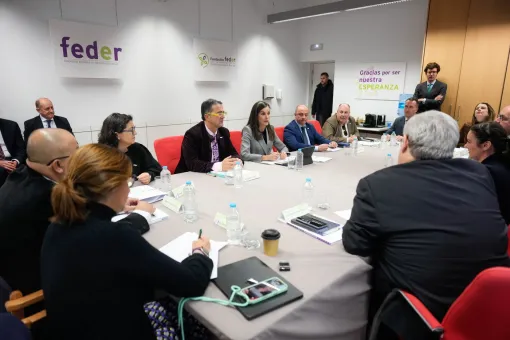 Doña Letizia durante la reunión de trabajo de FEDER