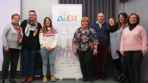 Foto grupal frente al cartel de ALER