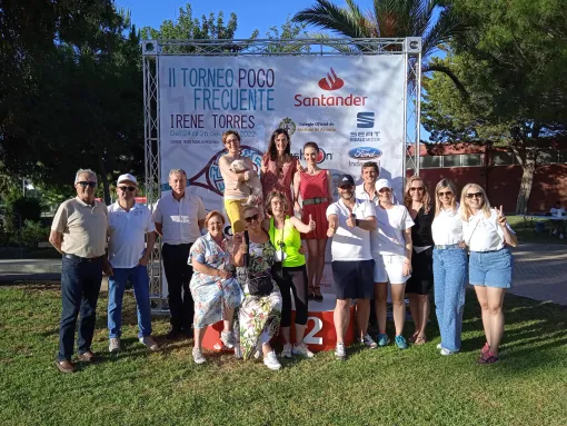 Participantes del torneo en el podio