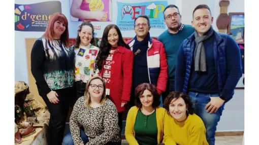 Fotografía grupal de la reunión entre FEDER y AELIP