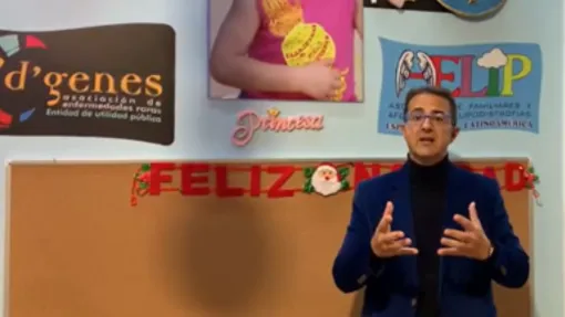 Juan Carrión, presidente de D´Genes, durante la grabación de la felicitación del año 2023 en la que hace un balance del 2022 y marca los objetivos del 2023