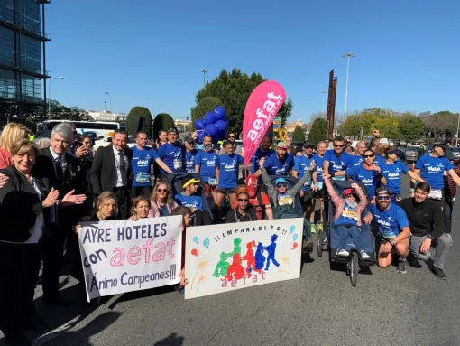 Corredores de Aefat en la Maratón de Sevilla 2022