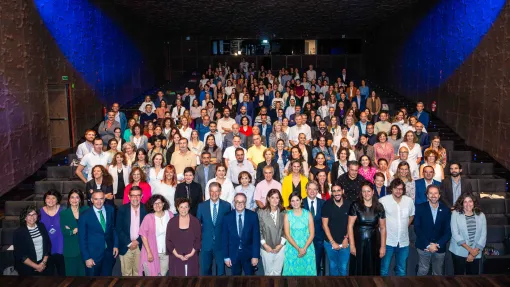 Fotografía del acto con todos los asistentes