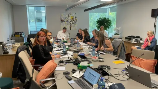 Representantes de las asociaciones durante el encuentro