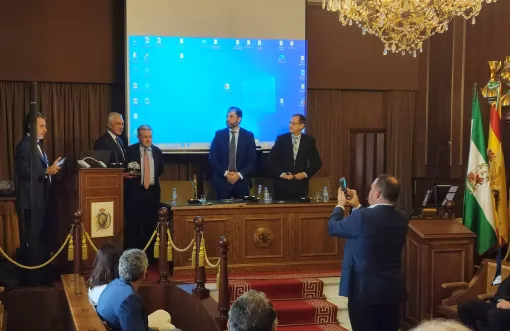 Recoge el premio el presidente de ELA Andalucía, Don Francisco Pedregal.